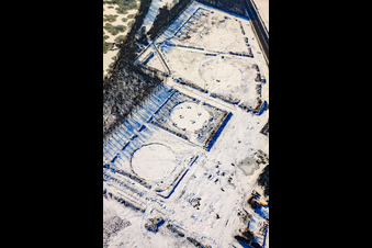 Luftbild von Ehemaliges Tanklager im Winter bei Schnee in Jockgrim im Bundesland Rheinland-Pfalz, Deutschland