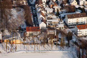 Schwanenweier im Winter gefroren in Kandel im Bundesland Rheinland-Pfalz, Deutschland vom Flugzeug aus