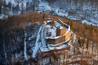 Ruine Landeck in Klingenmünster im Bundesland Rheinland-Pfalz, Deutschland von oben