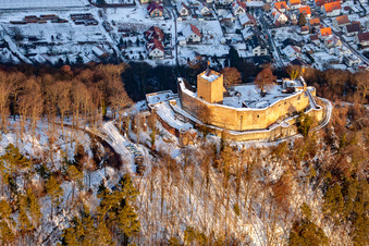 Ruine Landeck in Klingenmünster im Bundesland Rheinland-Pfalz, Deutschland aus der Luft betrachtet