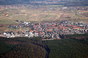 Luftbild von Ortsansicht der Straßen und Häuser der Wohngebiete im Ortsteil Friedrichstal in Stutensee im Bundesland Baden-Württemberg, Deutschland
