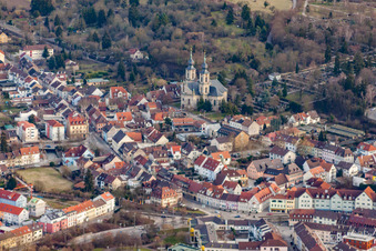 Kirchengebäude der St. Peter in Bruchsal im Bundesland Baden-Württemberg, Deutschland