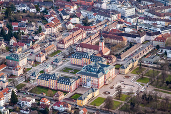 Schrägluftbild von Bruchsal, Schloss im Bundesland Baden-Württemberg, Deutschland
