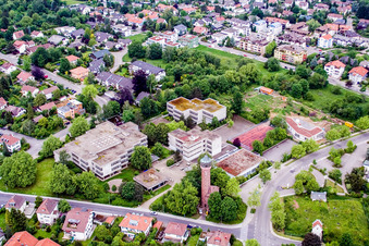 Schulgebäude des Gymnasium Reuchlin-Gymnasium Pforzheim in Pforzheim im Ortsteil Südweststadt im Bundesland Baden-Württemberg, Deutschland