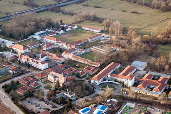 Stift, Jakob-Reeb-Schule‎  Jugendwerk St. Josef‎ in Landau in der Pfalz im Bundesland Rheinland-Pfalz, Deutschland von oben