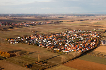 Bornheim von Südwesten im Bundesland Rheinland-Pfalz, Deutschland