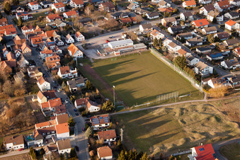 Luftbild von Sportplatz des SV Dammheim 1961 e. V. in der Ortsmitte in Landau in der Pfalz im Bundesland Rheinland-Pfalz, Deutschland