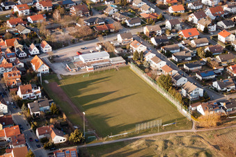 Luftaufnahme von Sportplatz des SV Dammheim 1961 e. V. in der Ortsmitte in Landau in der Pfalz im Bundesland Rheinland-Pfalz, Deutschland