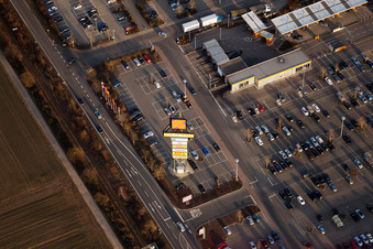 Hornbach Parkplatz in Bornheim im Bundesland Rheinland-Pfalz, Deutschland