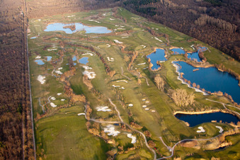 Golfclub Landgut Dreihof in Essingen im Bundesland Rheinland-Pfalz, Deutschland von oben