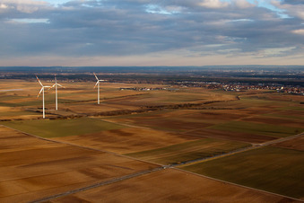 Windkraftanlagen in Offenbach an der Queich im Bundesland Rheinland-Pfalz, Deutschland