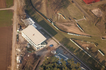 Seckenheim, Waldrennbahn des Badischen Rennvereins in Mannheim im Bundesland Baden-Württemberg, Deutschland von oben gesehen