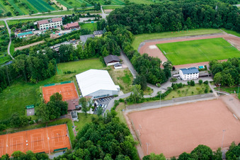 Ensemble der Sportplatzanlagen des  08 Birkenfeld e.V. und des TC Birkenfeld e.V. in Birkenfeld im Bundesland Baden-Württemberg, Deutschland