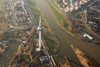 Fernsehturm Mannheim am Luisenpark und Neckarufer im Ortsteil Oststadt in Mannheim im Bundesland Baden-Württemberg, Deutschland