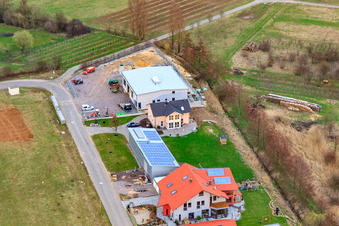 Luftaufnahme von Gewerbegebiet An der Ahlmühle, Bähr Weinbautechnik GmbH in Ilbesheim bei Landau im Bundesland Rheinland-Pfalz, Deutschland