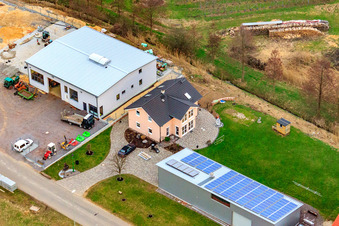 Gewerbegebiet An der Ahlmühle, Bähr Weinbautechnik GmbH in Ilbesheim bei Landau im Bundesland Rheinland-Pfalz, Deutschland aus der Luft