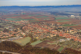 Luftaufnahme von Bienwaldstadt von Südosten in Kandel im Bundesland Rheinland-Pfalz, Deutschland