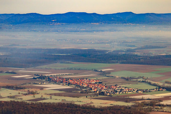 Erlenbach bei Kandel aus Südosten im Bundesland Rheinland-Pfalz, Deutschland