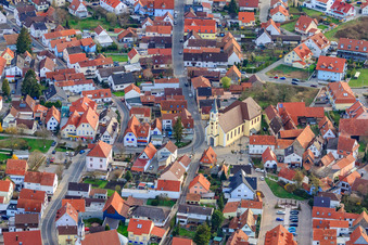 Katholische Kirche Mariä Himmelfahrt im Ortsteil Maximiliansau in Wörth am Rhein im Bundesland Rheinland-Pfalz, Deutschland