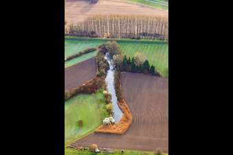 Wassergraben im Ortsteil Maximiliansau in Wörth am Rhein im Bundesland Rheinland-Pfalz, Deutschland