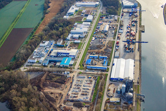 Rhenus Ports im Rheinhafen an der Nordbeckenstraße im Ortsteil Mühlburg in Karlsruhe im Bundesland Baden-Württemberg, Deutschland