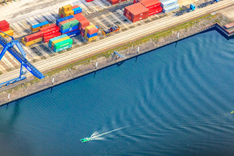 Luftbild von CONTARGO Im Karlsruhe Rheinhafen an der Nordbeckenstraße im Ortsteil Mühlburg im Bundesland Baden-Württemberg, Deutschland
