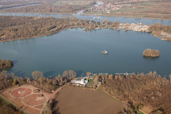 See- Insel auf dem Goldkanal in Steinmauern im Bundesland Baden-Württemberg, Deutschland