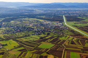 Dorfansicht an der Murg von Norden in Steinmauern im Bundesland Baden-Württemberg, Deutschland