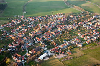 Holzhausen von Süden in Amt Wachsenburg im Bundesland Thüringen, Deutschland