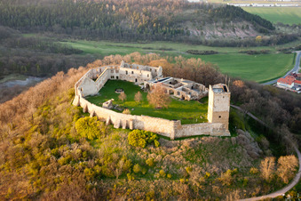 Burg Gleichen im Ortsteil Wandersleben in Drei Gleichen im Bundesland Thüringen, Deutschland von der Drohne aus gesehen