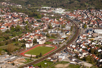 Luftbild von Schulgebäude der Ludwig-Marum-Gymnasium Pfinztal im Ortsteil Berghausen in Pfinztal im Bundesland Baden-Württemberg, Deutschland