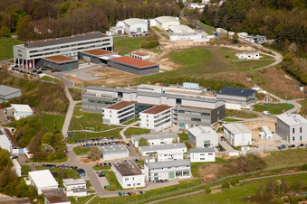 Luftaufnahme von Pfinztal, Fraunhofer-Institut für Chemische Technologie (ICT) im Ortsteil Berghausen im Bundesland Baden-Württemberg, Deutschland