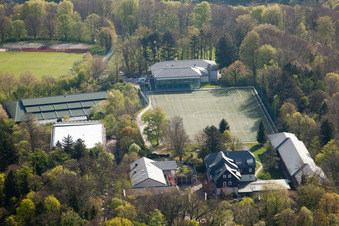 Schrägluftbild von Durlach, Sportschule Schöneck hinterm Turmberg in Karlsruhe im Bundesland Baden-Württemberg, Deutschland