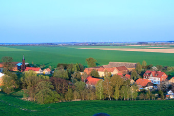 Ortsteil Höfgen im Ortsteil Welsickendorf in Niederer Fläming im Bundesland Brandenburg, Deutschland von oben