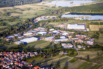 Industriegebiet von Westen in Hagenbach im Bundesland Rheinland-Pfalz, Deutschland