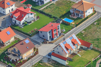Am Höhenweg in Kandel im Bundesland Rheinland-Pfalz, Deutschland aus der Vogelperspektive