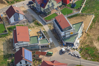 Am Höhenweg in Kandel im Bundesland Rheinland-Pfalz, Deutschland aus der Drohnenperspektive