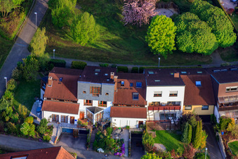 Luftaufnahme von Trollingerstr im Ortsteil Stupferich in Karlsruhe im Bundesland Baden-Württemberg, Deutschland