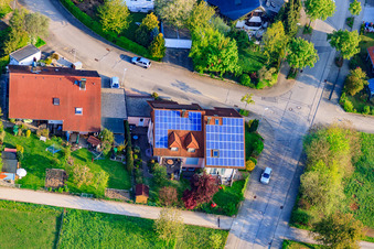 Drohnenaufname von Traminerstr im Ortsteil Stupferich in Karlsruhe im Bundesland Baden-Württemberg, Deutschland