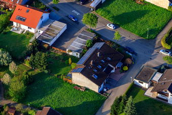 Schrägluftbild von Rieslingstr im Ortsteil Stupferich in Karlsruhe im Bundesland Baden-Württemberg, Deutschland