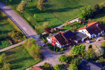 Rieslingstr im Ortsteil Stupferich in Karlsruhe im Bundesland Baden-Württemberg, Deutschland von oben