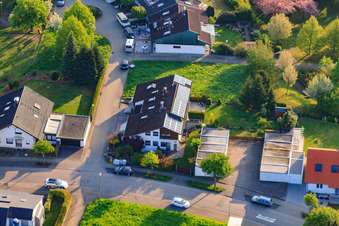 Drohnenbild von Rieslingstr im Ortsteil Stupferich in Karlsruhe im Bundesland Baden-Württemberg, Deutschland