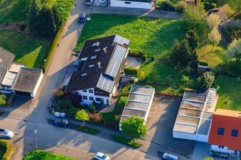 Rieslingstr im Ortsteil Stupferich in Karlsruhe im Bundesland Baden-Württemberg, Deutschland von einer Drohne aus