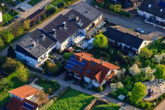 Palmbacher Straße im Ortsteil Stupferich in Karlsruhe im Bundesland Baden-Württemberg, Deutschland