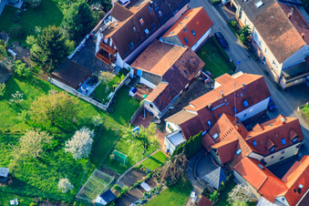 Drohnenbild von Palmbacher Straße im Ortsteil Stupferich in Karlsruhe im Bundesland Baden-Württemberg, Deutschland