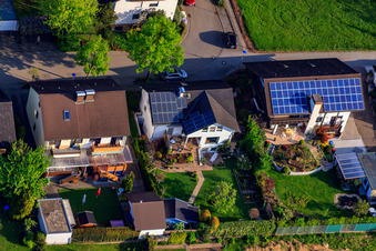 Stutenpferchstr im Ortsteil Stupferich in Karlsruhe im Bundesland Baden-Württemberg, Deutschland aus der Drohnenperspektive