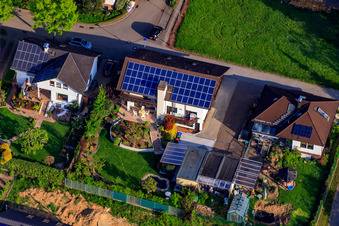 Stutenpferchstr im Ortsteil Stupferich in Karlsruhe im Bundesland Baden-Württemberg, Deutschland von der Drohne aus gesehen