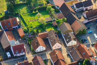 Schrägluftbild von Thomashofstr im Ortsteil Stupferich in Karlsruhe im Bundesland Baden-Württemberg, Deutschland