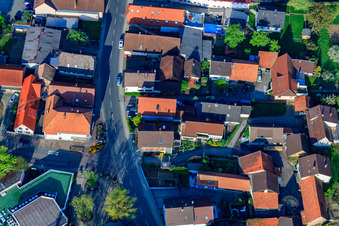Drohnenaufname von Kleinsteinbacher Straße im Ortsteil Stupferich in Karlsruhe im Bundesland Baden-Württemberg, Deutschland