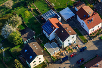Schrägluftbild von Ob. Gaß im Ortsteil Stupferich in Karlsruhe im Bundesland Baden-Württemberg, Deutschland